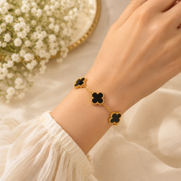 Noir Clover Elegance Jewelry Set
