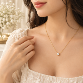 Lumière Solitaire Necklace