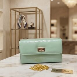 Elegant White Classic Handbag